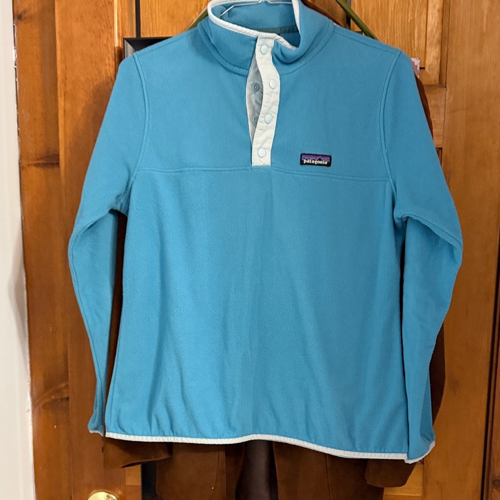 Patagonia Light Blue Snap-T Fleece with White Trim
